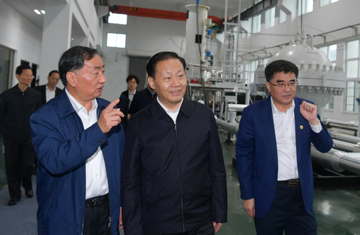 彭清华在西南石油大学调研指导开展“不忘初心、牢记使命”主题教育